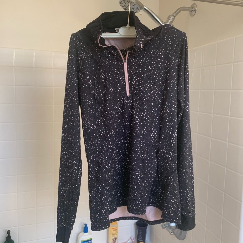 Women’s size 4 lululemon quarter zip jacket